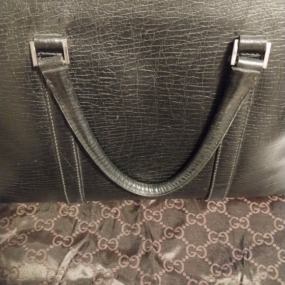Authentic Gucci Black Leather Zipper Handbag - Picture 4 of 15